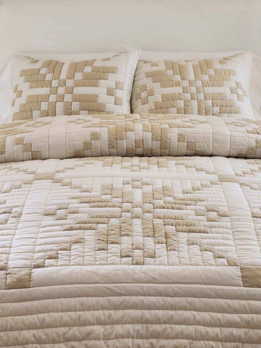 pottery barn shimmer snowflake quilt full/queen. 92 x 88". White Beige.